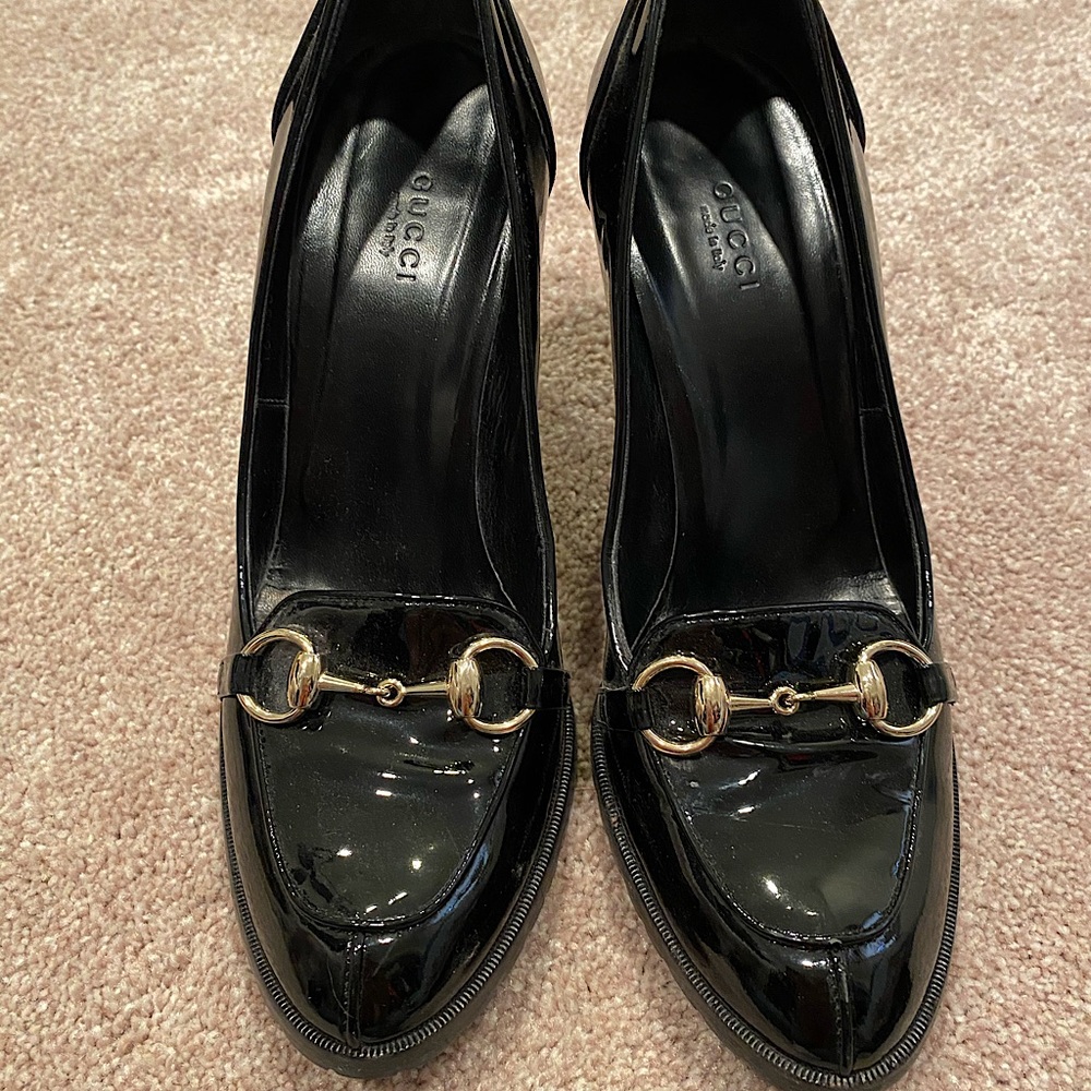 Gucci patent leather black heels w/ buckle 8.5 NWT